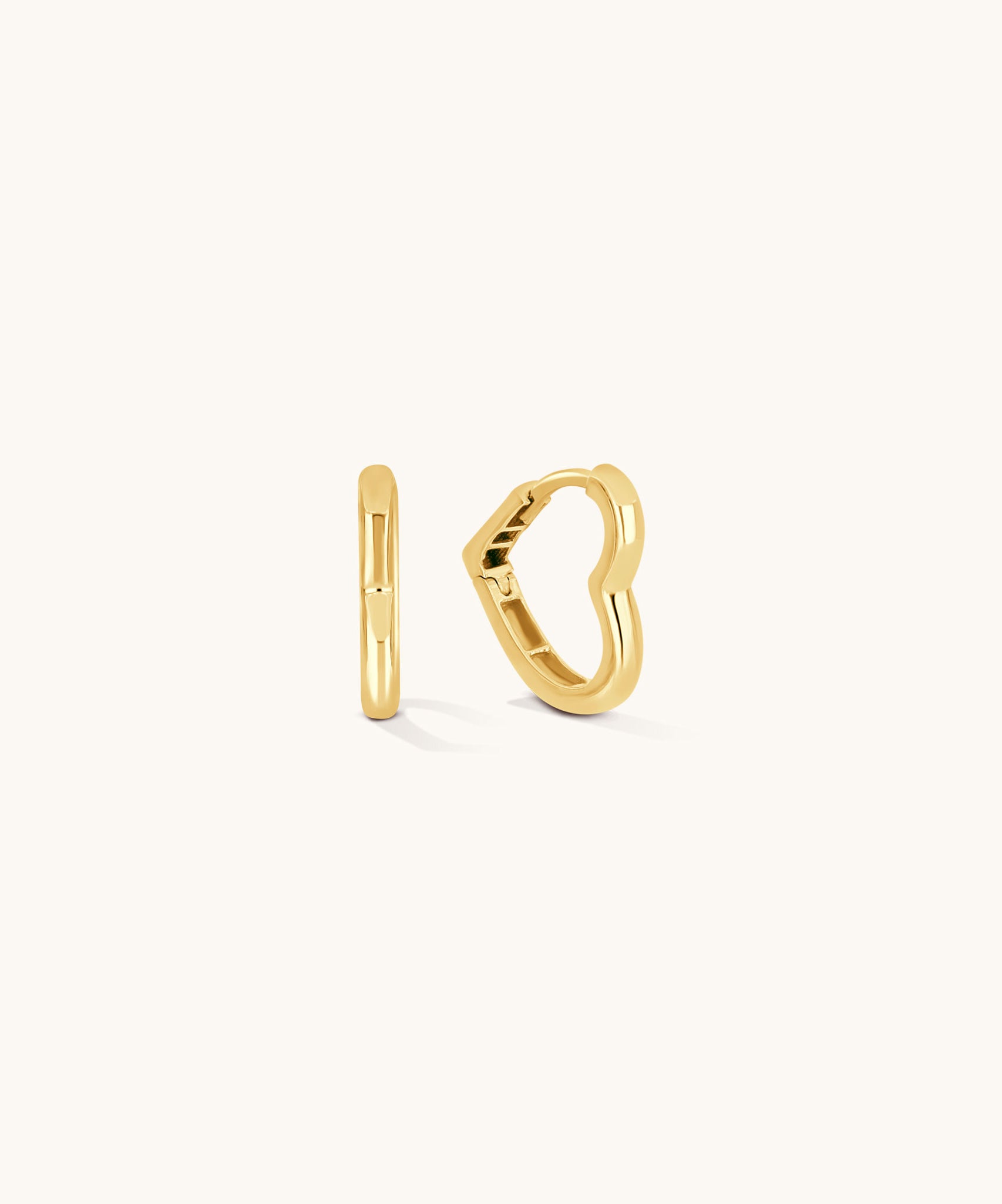 日本未発売【MARTYRE】Martyre Huggiesピアス LG GOLD 日本未発売【MARTYRE】Martyre Huggiesピアス LG GOLD