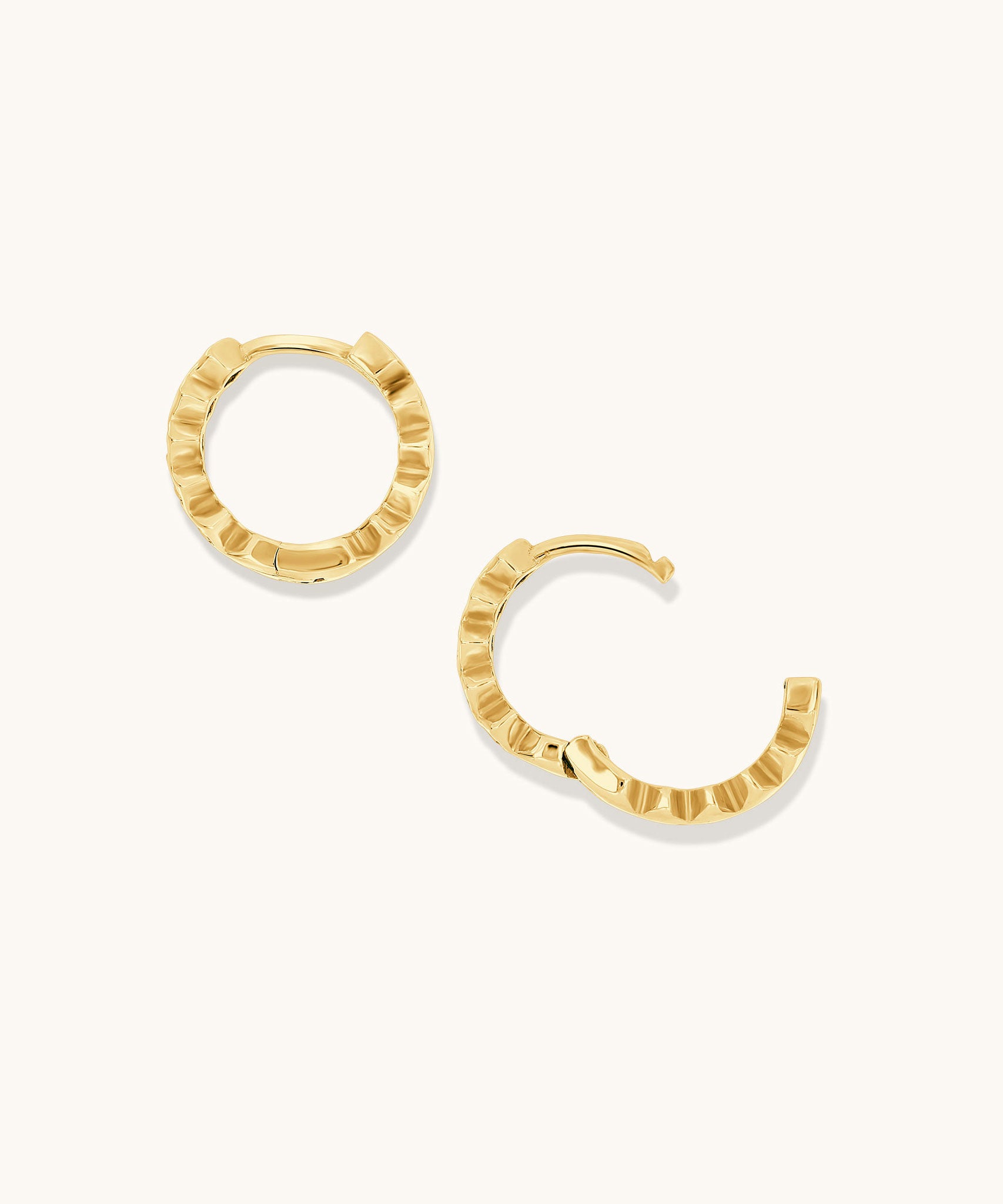 CZ Pinched Huggies | 12mm