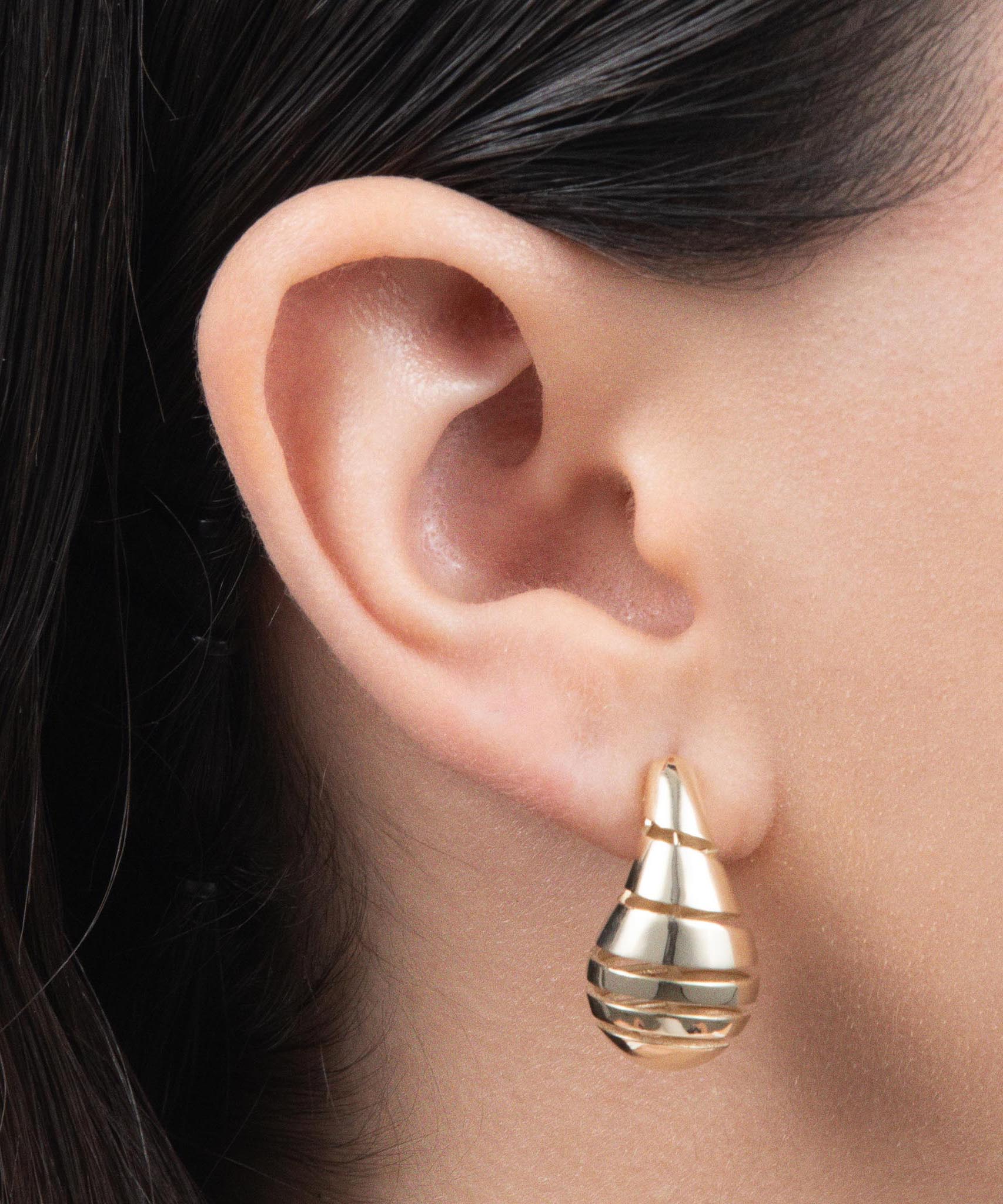 124-0010-23-00-5 on ear