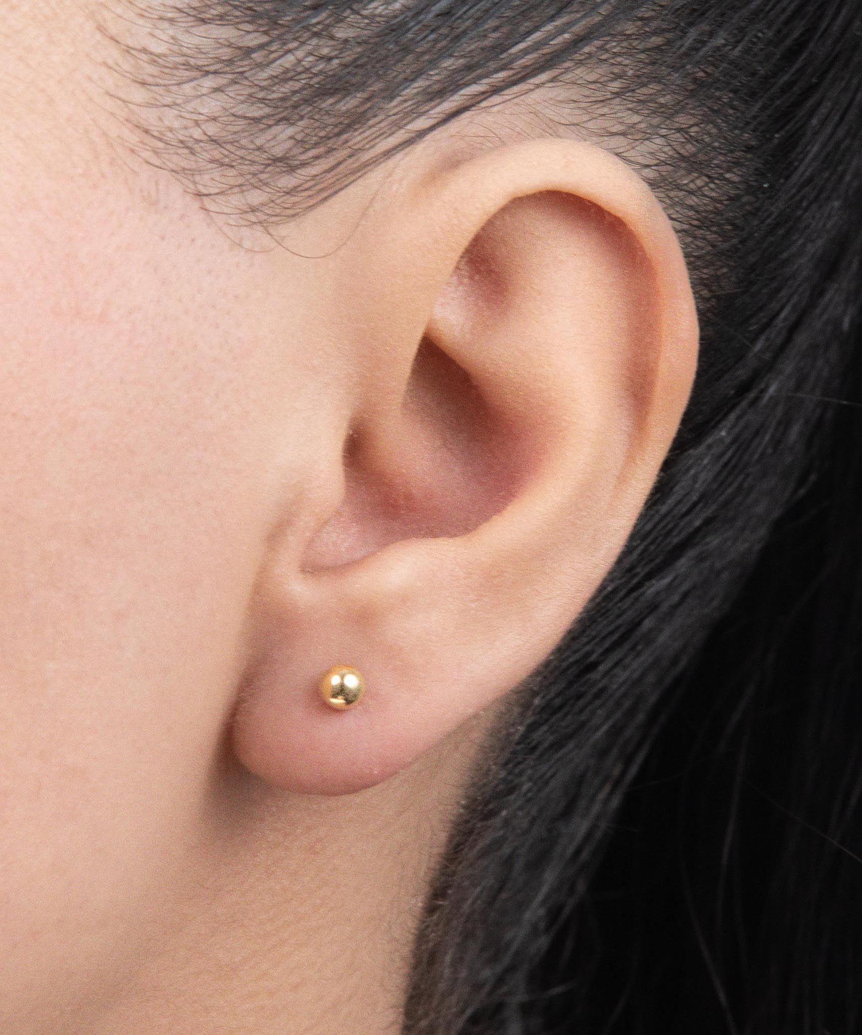 126-0005-04-00-5 on ear