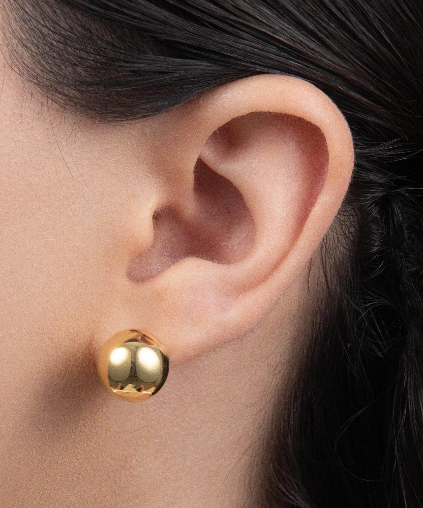 126-0005-12-00-5 on ear