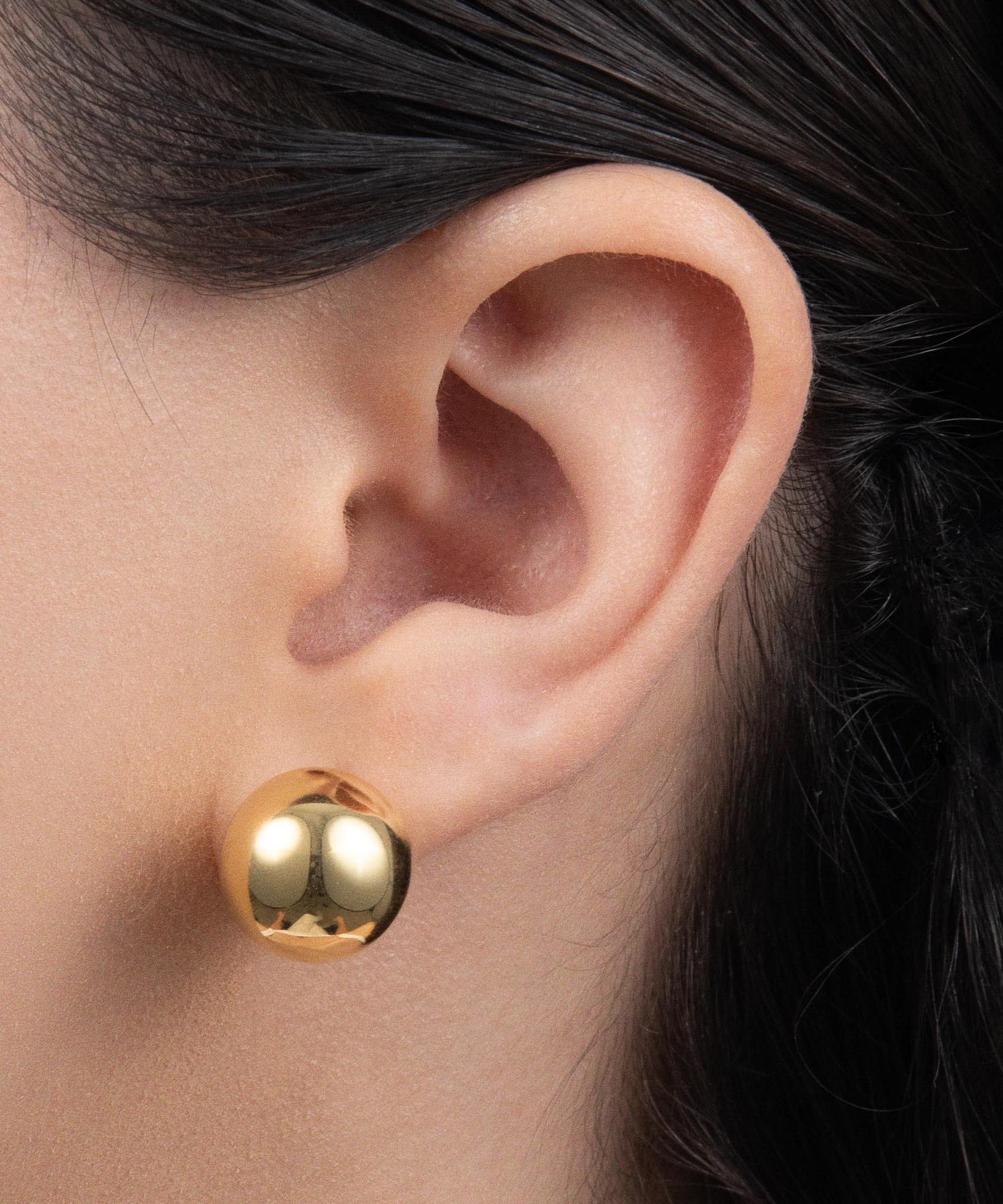 126-0005-14-00-5 on ear