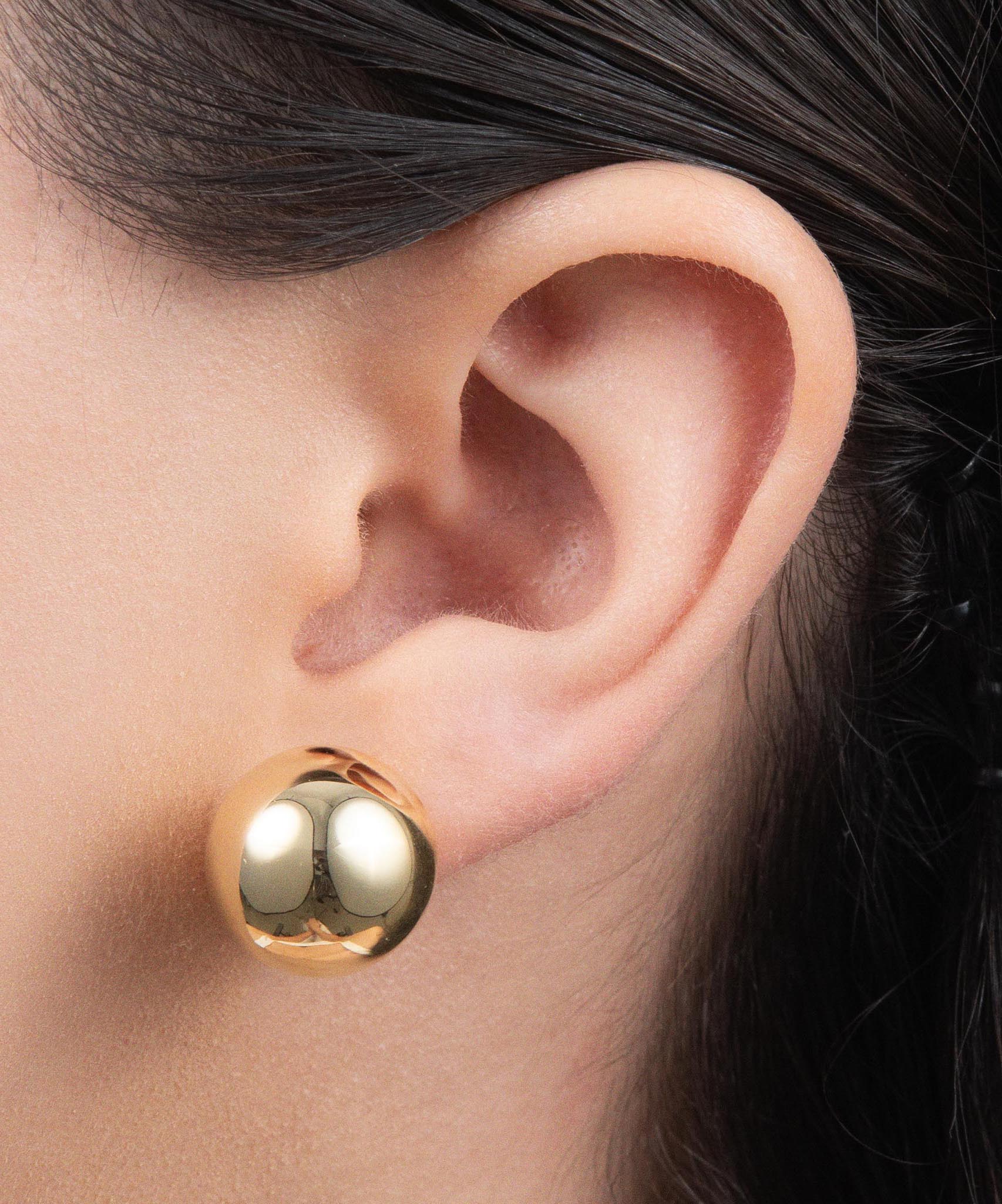 126-0005-16-00-5 on ear